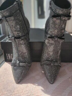 Brand New Beautiful heel Boots, Size 6.5